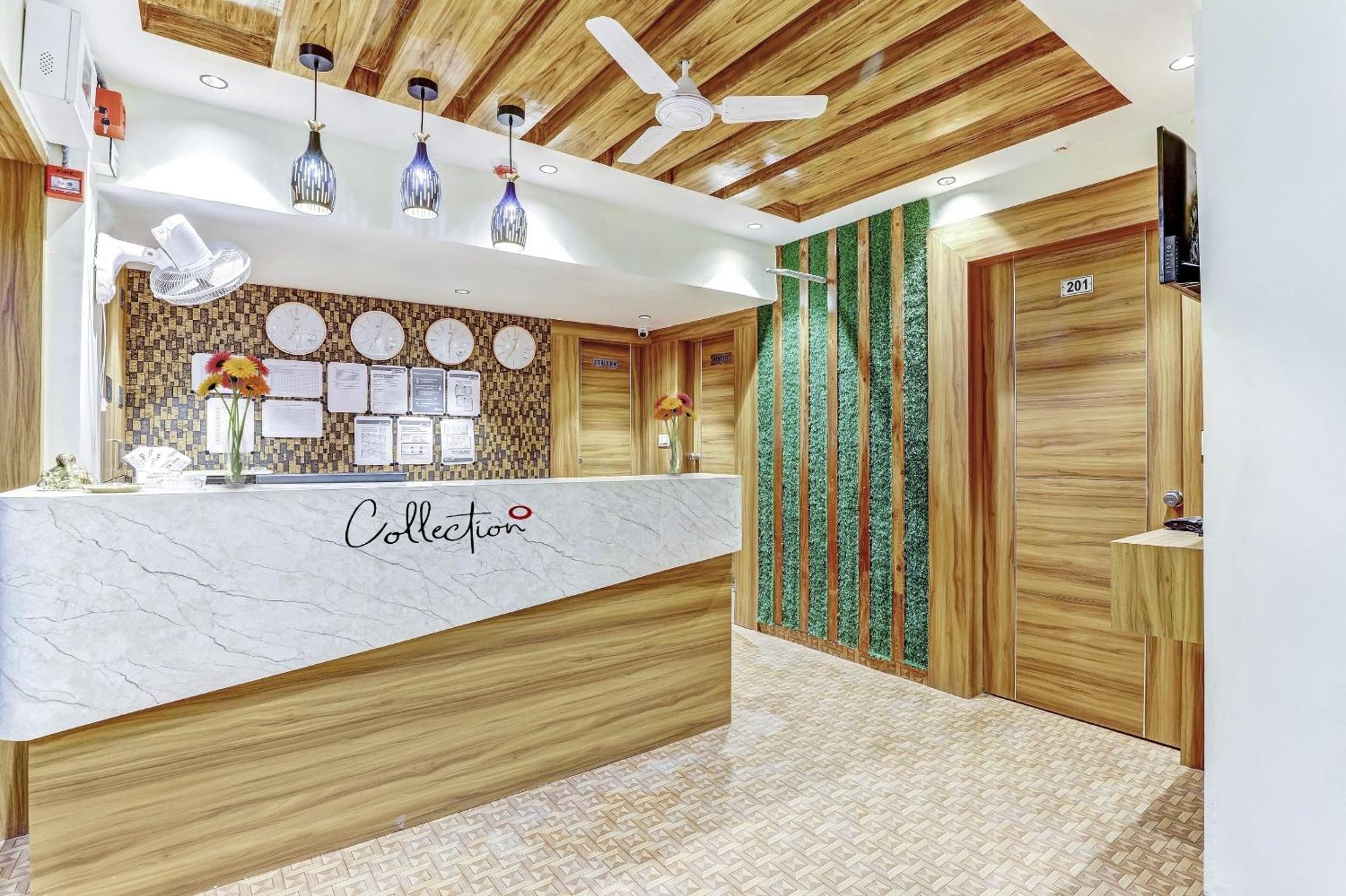 Collection O Laxmi Kuber Hotel Utran Exterior photo